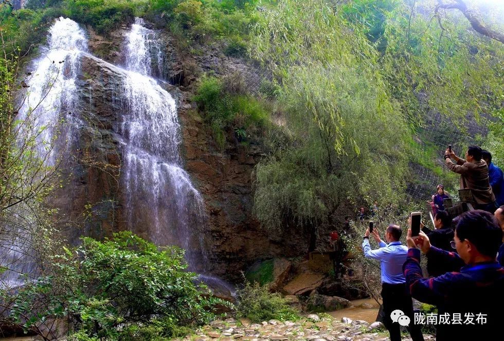 ���ؾٰ���Ľ���´����꽭������ˮ��������ѧ�����ʻ�